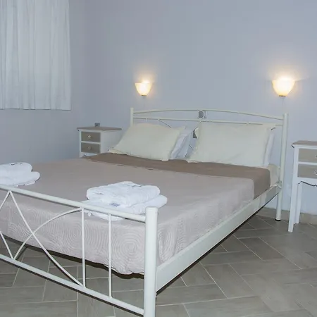 Apartament George House Kariótai