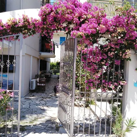 George House Apartament *