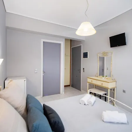 George House Apartment Kariotai