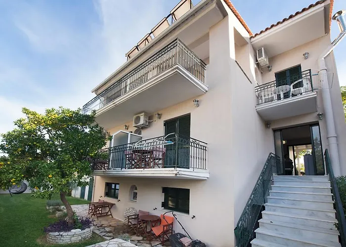 George House Apartman *